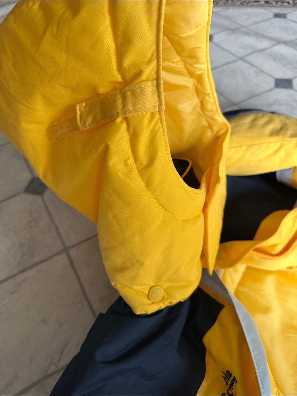 COLUMBIA Big Boy Hooded Puffer Jacket Size 18/20 - Picture 10 of 11